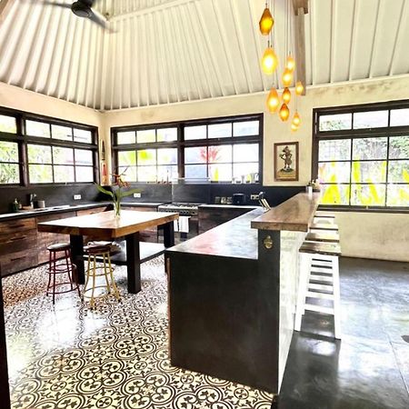 Holiday Beautiful Villa 4 Bedroom Garden View Canggu Eksteriør bilde